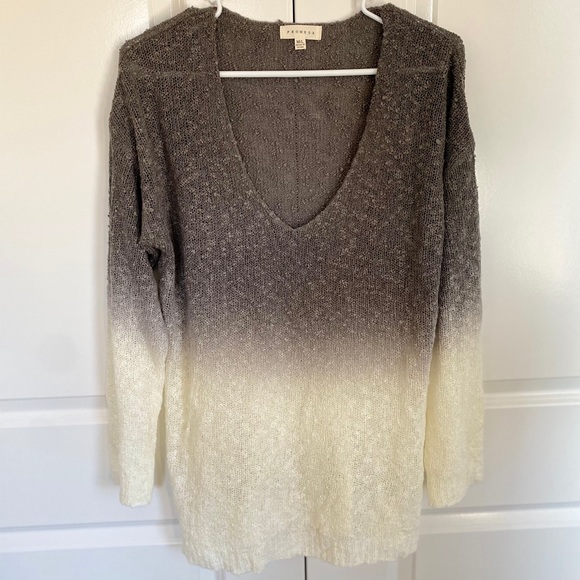 Promesa Sweaters - Ivory/Grey Gradient Sweater